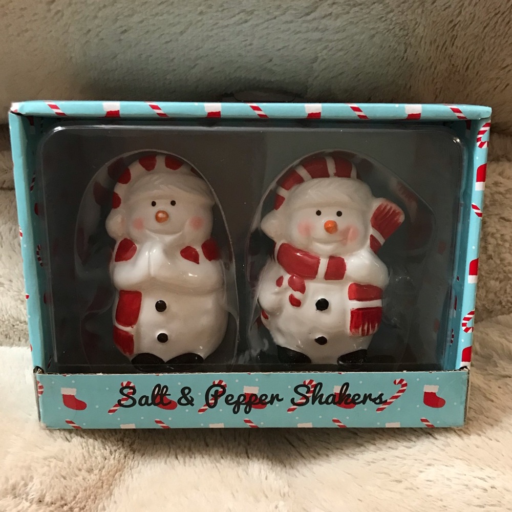 Snowman Salt & Pepper Shaker Set
